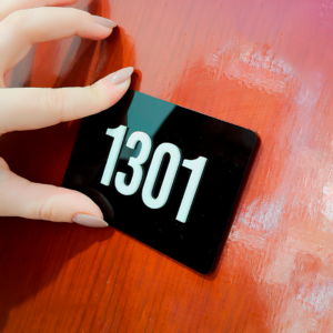 placa de acrílico com até 4 números para porta apartamento